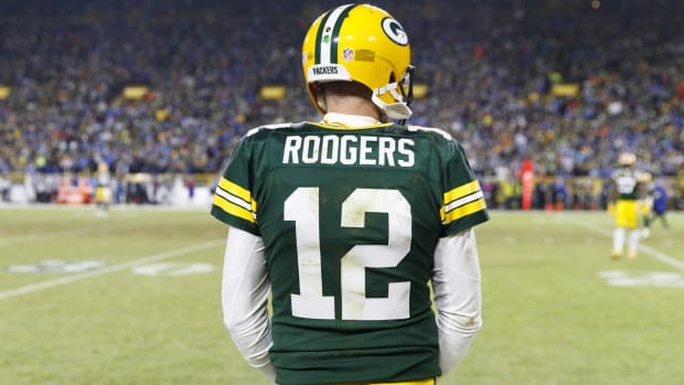 Aaron Rodgers de espaldas